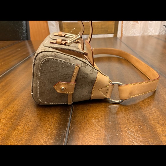 Dooney And Bourke Double Front Pocket Handbag - Picture 3 of 8